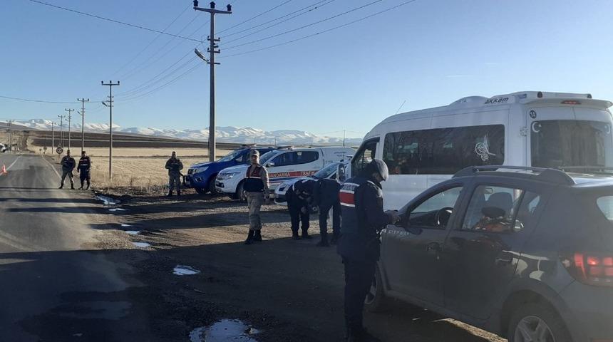 Jandarmadan s&uuml;r&uuml;c&uuml;lere &rsquo;Kış&rsquo; denetimi