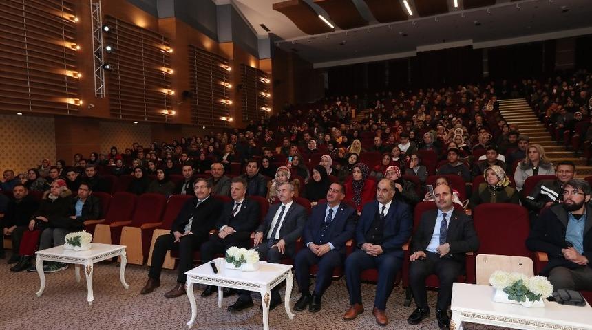 Şahinbey Belediyesi 161 &ouml;ğrenciyi daha Umre&rsquo;ye g&ouml;t&uuml;r&uuml;yor