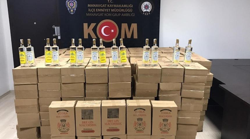 Manavgat&rsquo;ta sahte ve ka&ccedil;ak i&ccedil;ki operasyonu