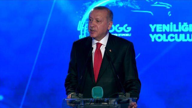 Cumhurbaşkanı Erdoğan, “Devrim otomobilinin önünü kesmeye başardılar ama şimdi yaptığımız devrin otomobilinin önünü inşallah kesemeyecekler” dedi.