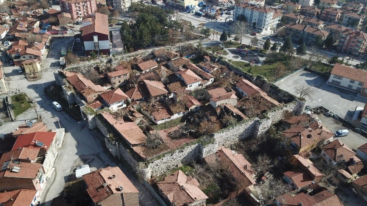 &Ccedil;orum kalesi turizme kazandırıyor