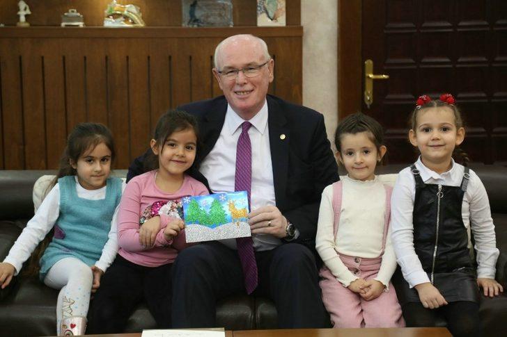 Miniklerden Başkan Kazım Kurt’a yılbaşı tebriği G1