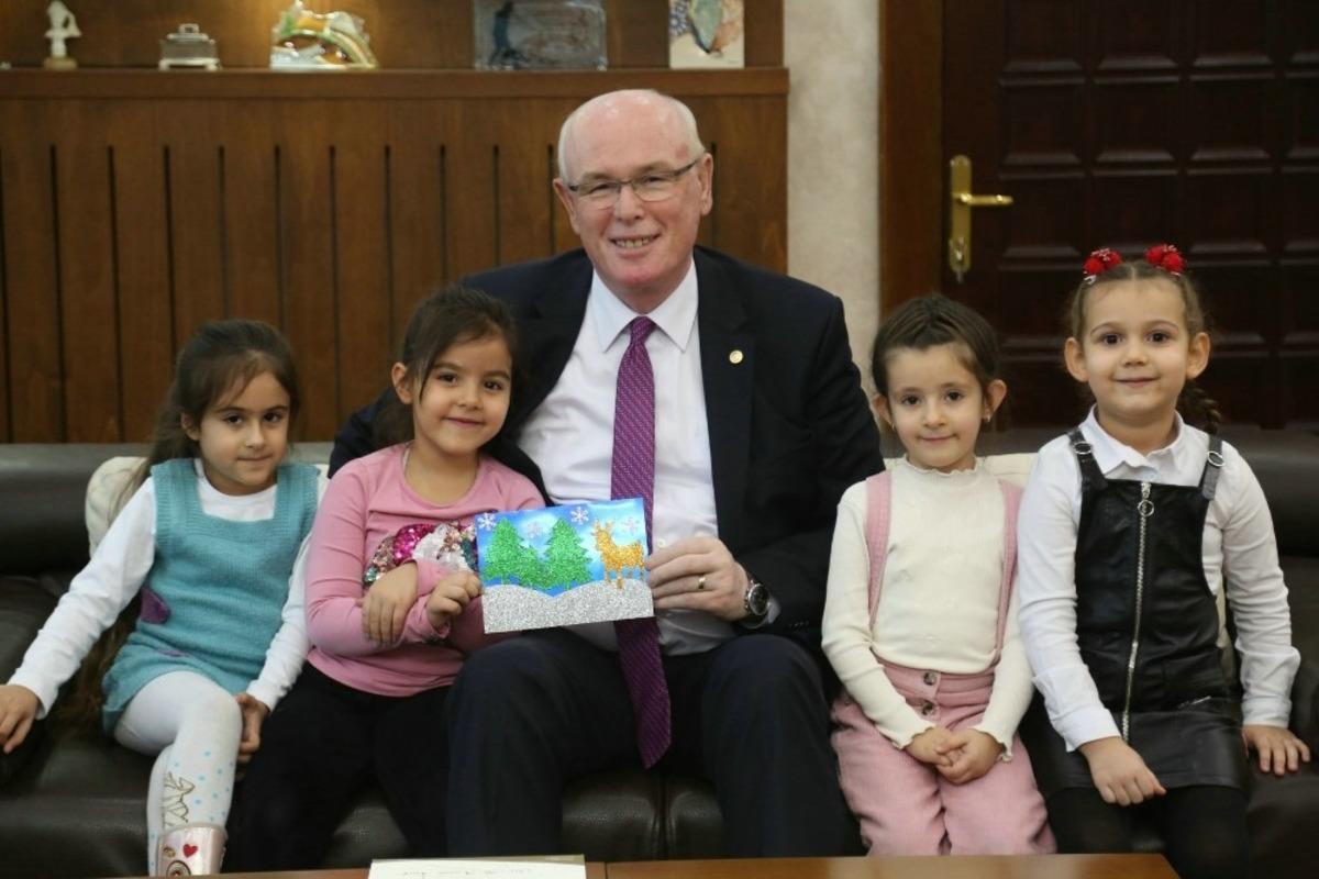 Miniklerden Başkan Kazım Kurt&rsquo;a yılbaşı tebriği