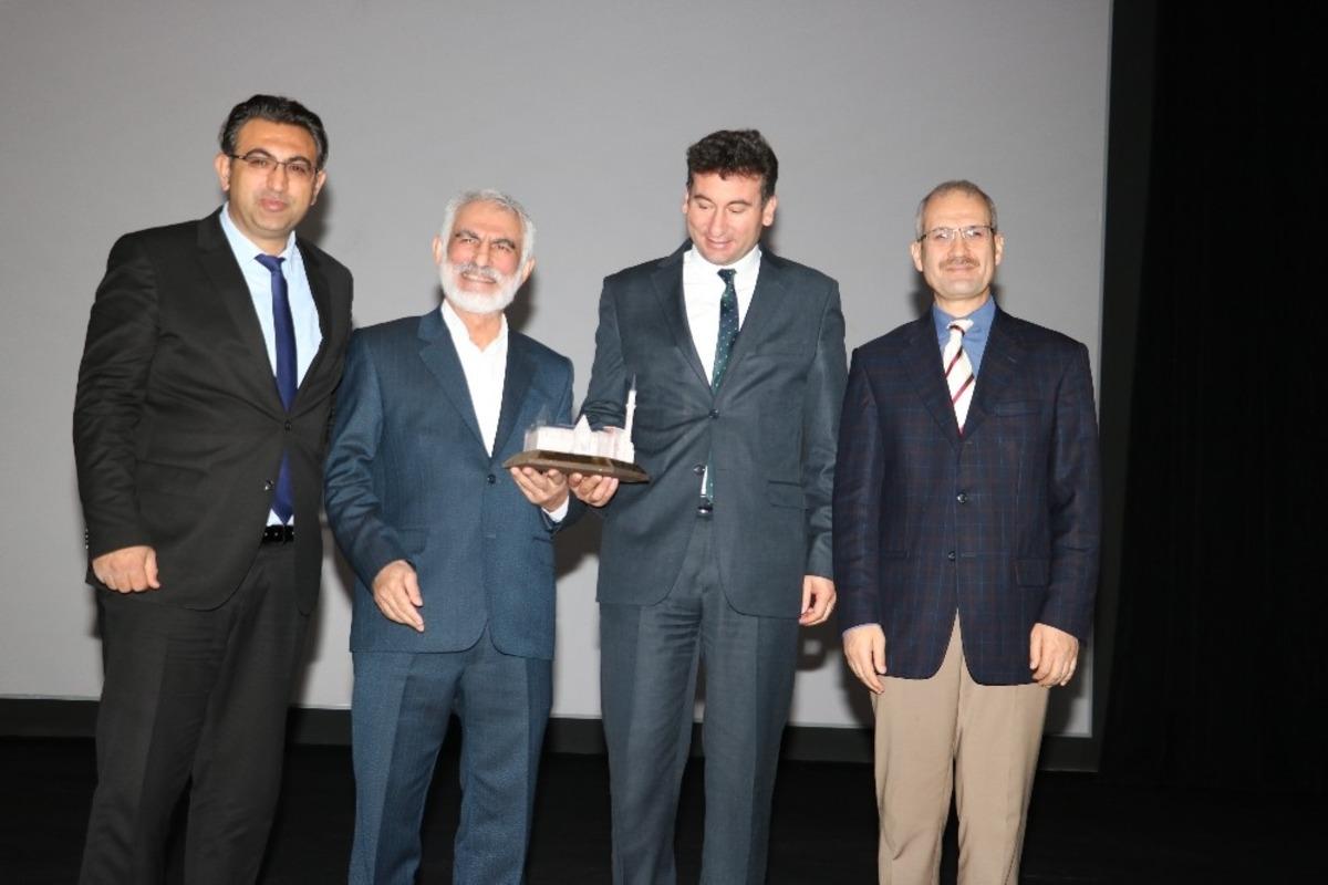 Beyşehir&rsquo;de &ldquo;Hakkın sesi Mehmet Akif Ersoy&rdquo; konferansı