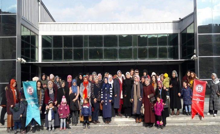 İpekyolu Kevenli ADEM kursiyerleri tarihi Van evlerini ve Van müzesini gezdi G3
