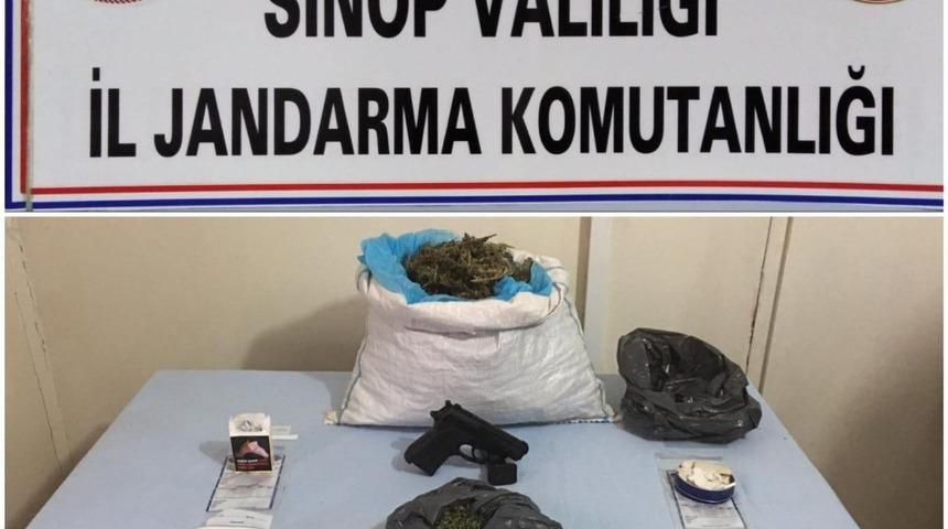 Gerze’de uyuşturucu operasyonu: 2 gözaltı