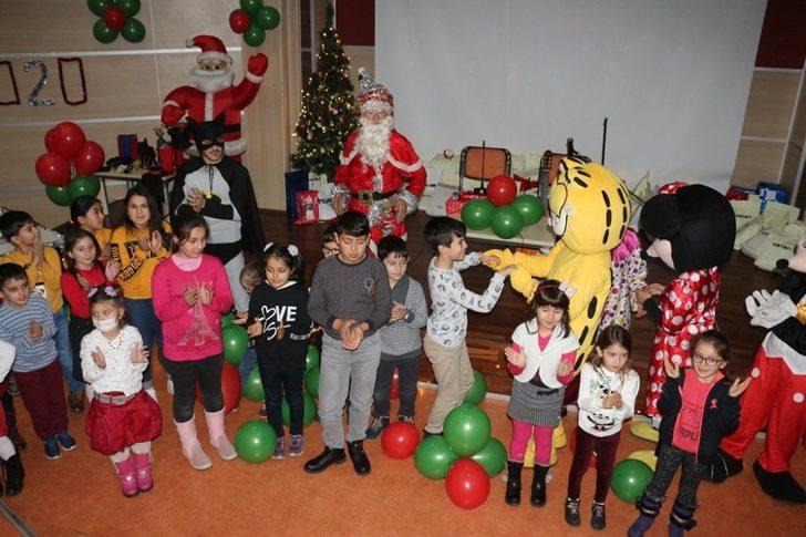 Minik hastalara yeni yıl eğlencesi G1