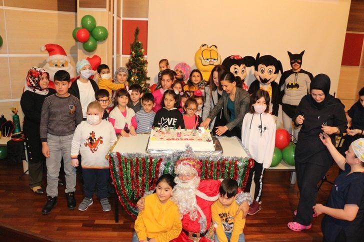 Minik hastalara yeni yıl eğlencesi G2