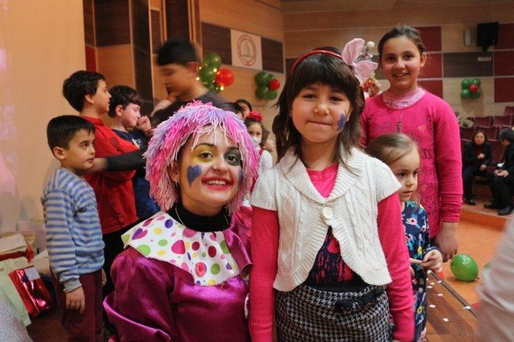 Minik hastalara yeni yıl eğlencesi G5