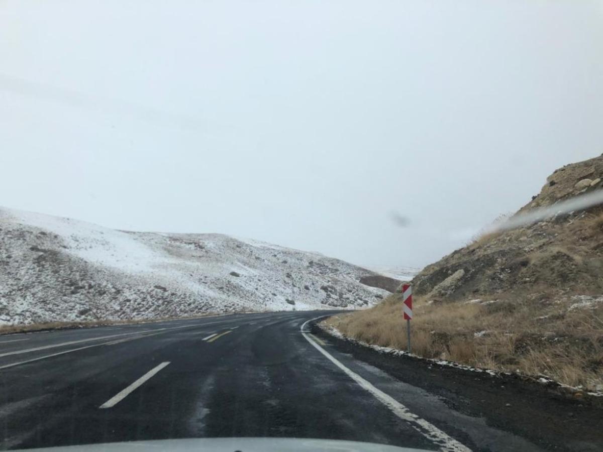 Ağrı-Erzurum arasında siyah beyaz yolculuk