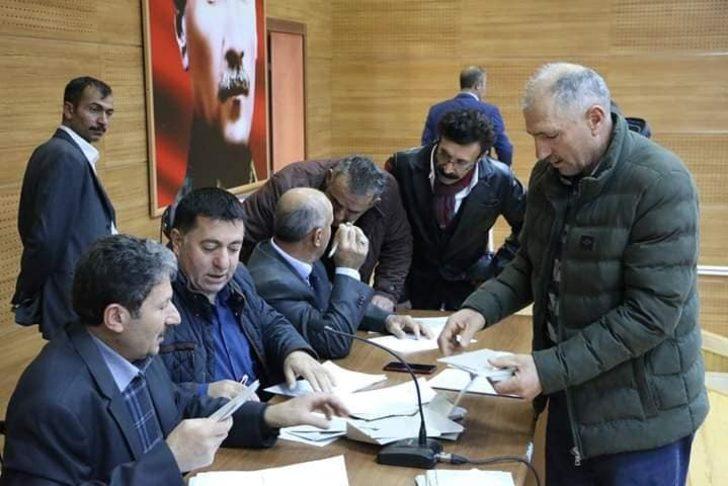 İspir ilçesinde Muhtarlar Dernek Başkanlığına Yaşar Dursun seçildi G3