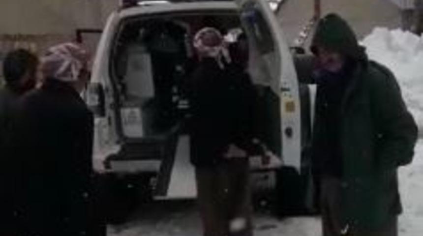 Şemdinli’de hasta kurtarma operasyonu