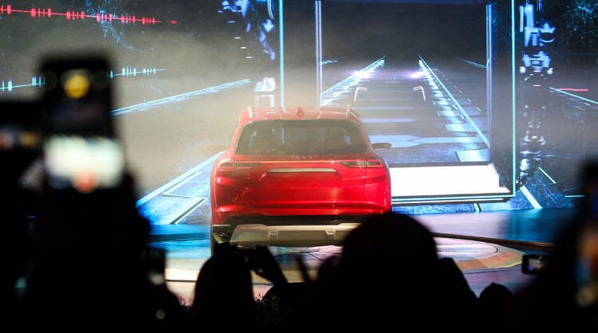 Emine Erdoğan'dan yerli otomobil paylaşımı