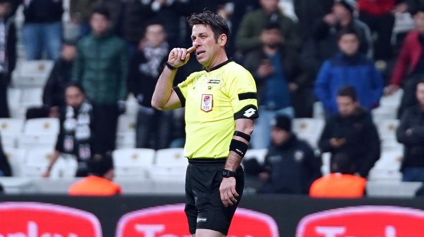 Beşiktaş taraftarından Nadir Çiftçi'ye kırmızı kart gösteren Fırat Aydınus'a tepki