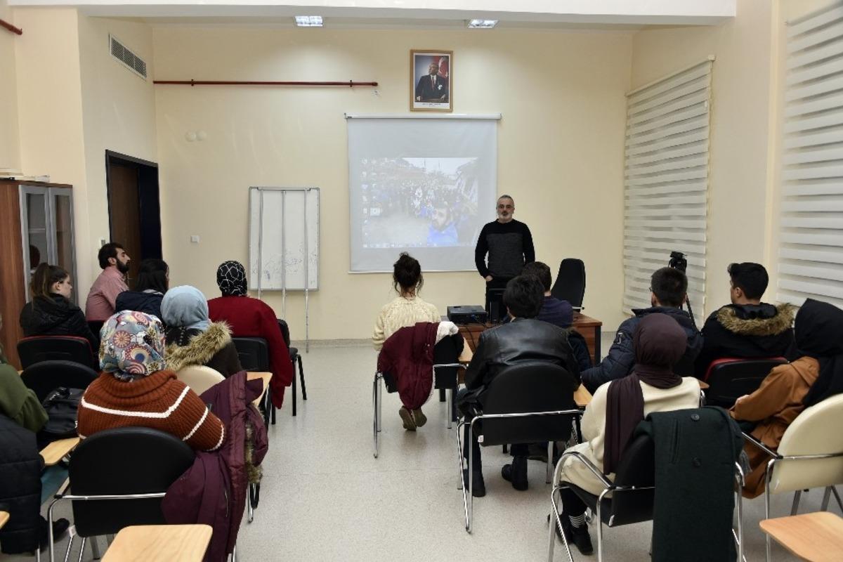 Kahveci gen&ccedil; fotoğraf&ccedil;ılarla buluştu