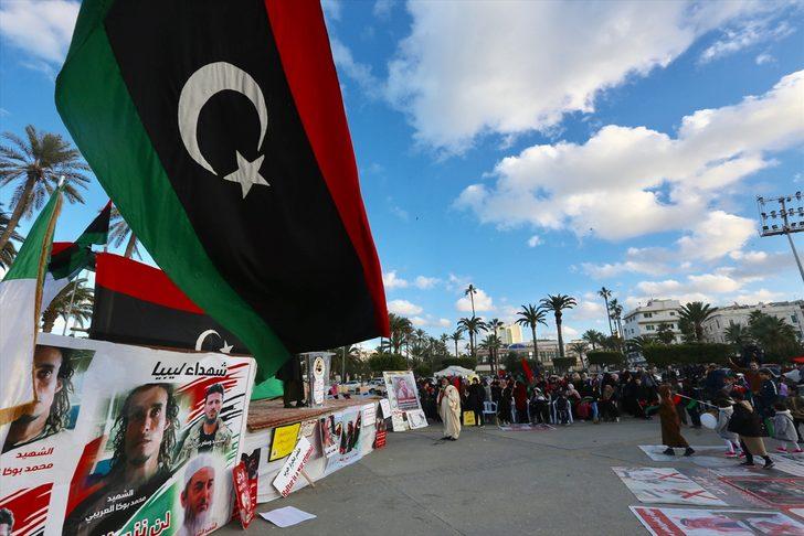 Libya'da yüzlerce kişi Hafter'i protesto etti G1