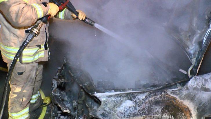 Kağıthane sabaha karşı sokağa döküldü! Otomobiller alev alev yandı G4