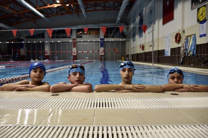 Yüzerek ameliyattan kurtuldular G2