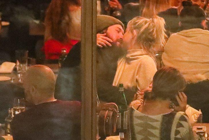 Akşam yemeğinde aşka geldiler G2