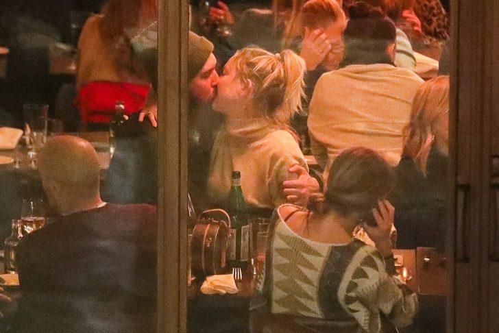 Akşam yemeğinde aşka geldiler G4