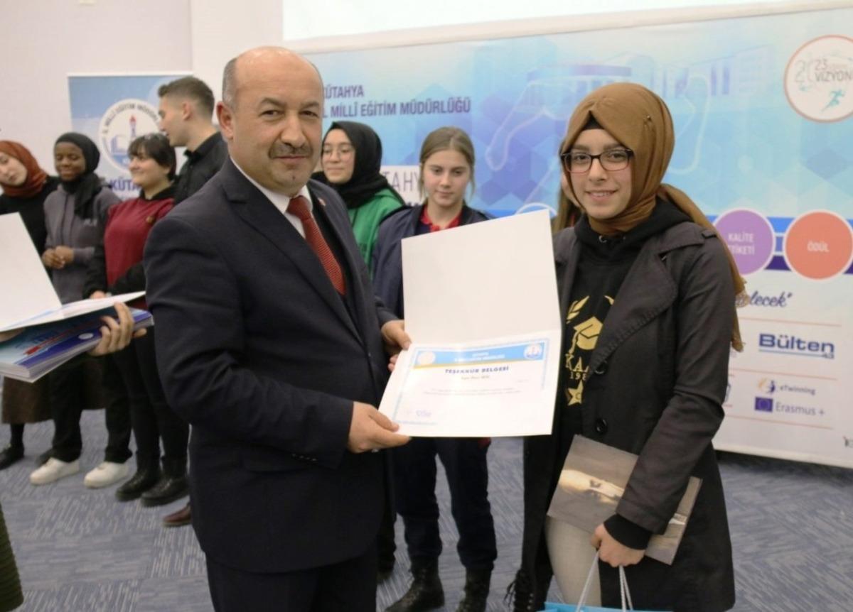 K&uuml;tahya&rsquo;da şiir dinletisi