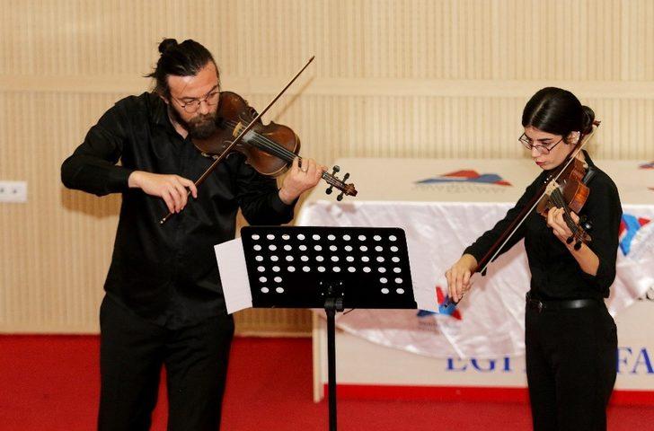 Ağrı İbrahim Çeçen Üniversitesi’nde Duo Keman resitali G4