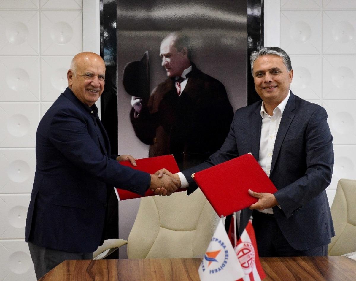Muratpaşa ve Antalyaspor arasında işbirliği protokol&uuml;