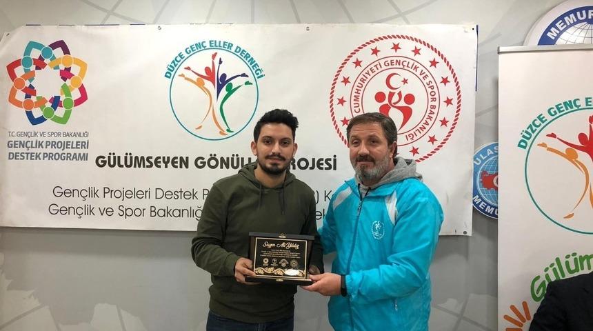 İHA&rsquo;ya gen&ccedil;lerden teşekk&uuml;r plaketi