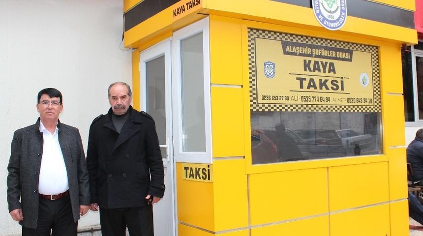 Alaşehir&rsquo;de taksi durakları tek tip oldu