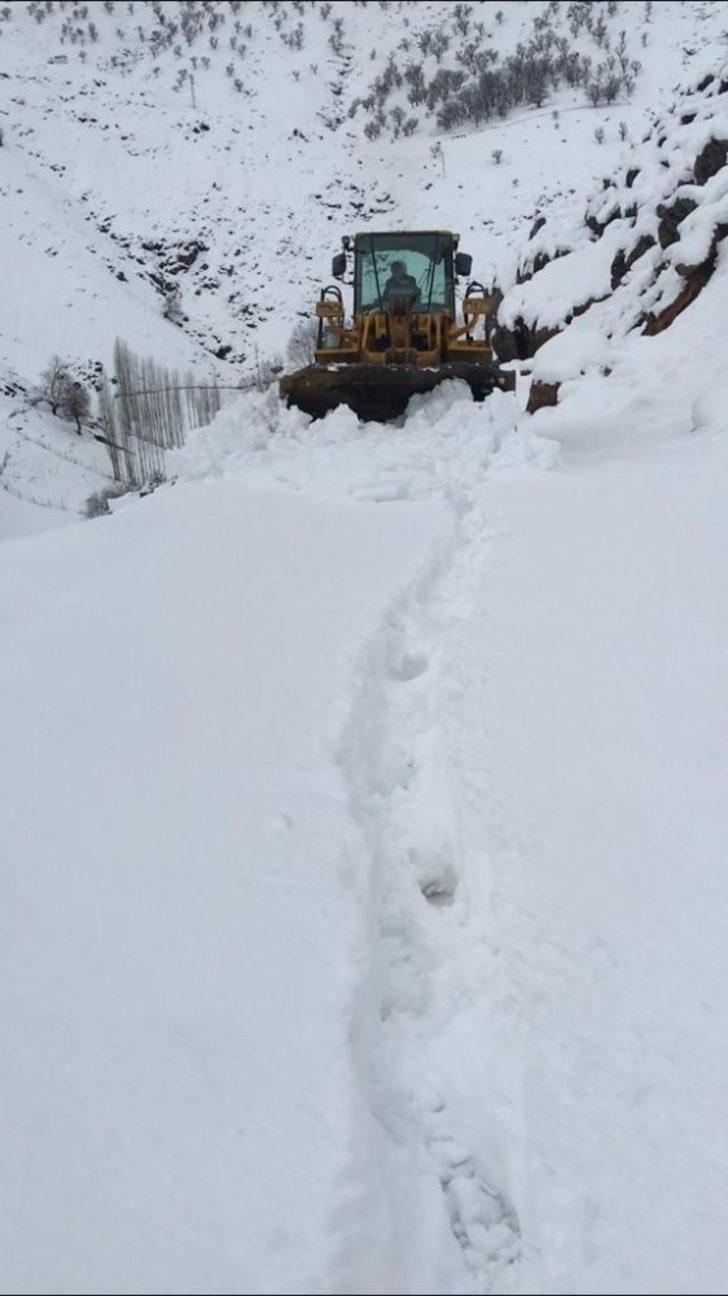 Sason’da kar yağışı ulaşımı olumsuz etkiledi G4