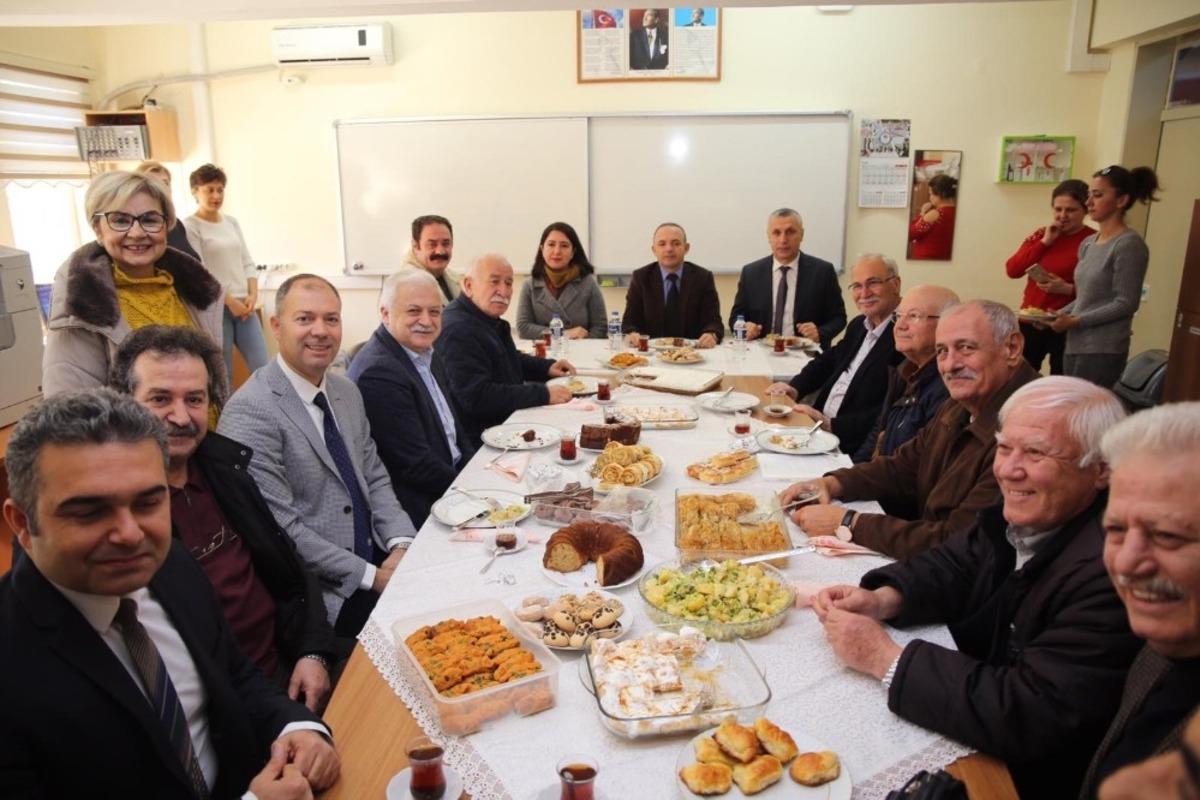 Burhaniye&rsquo;de &ouml;ğrenciler eski sporcularla tanıştı