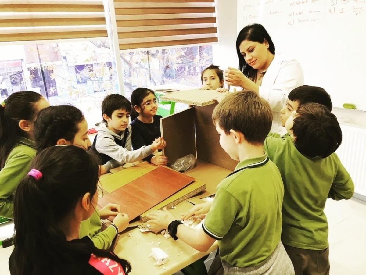 Maltepeli minik &ouml;ğrenciler kediler i&ccedil;in yuva yaptı