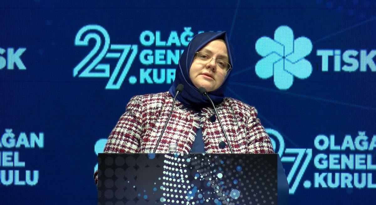 Bakan Sel&ccedil;uk: Gelecek sene iki taraf asgari &uuml;crette anlaşacak