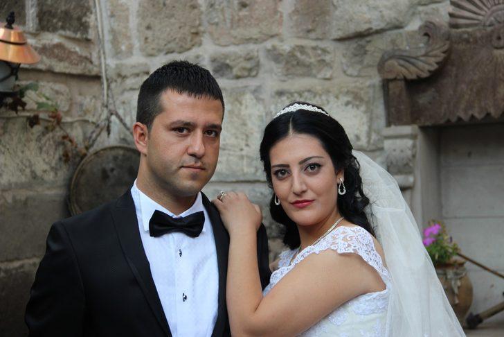 Hastanede ikizleri ile birlikte ölen Leyla Ercan toprağa verildi! G3