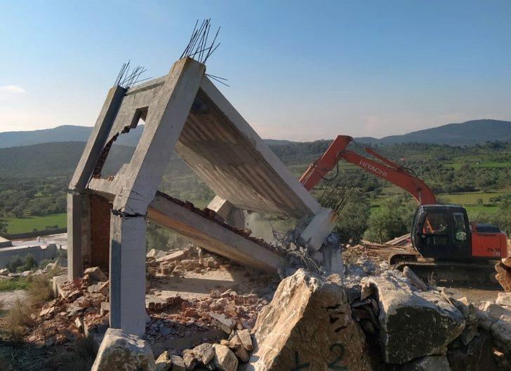 Milas’ta kaçak yapıların yıkımına başlandı G1