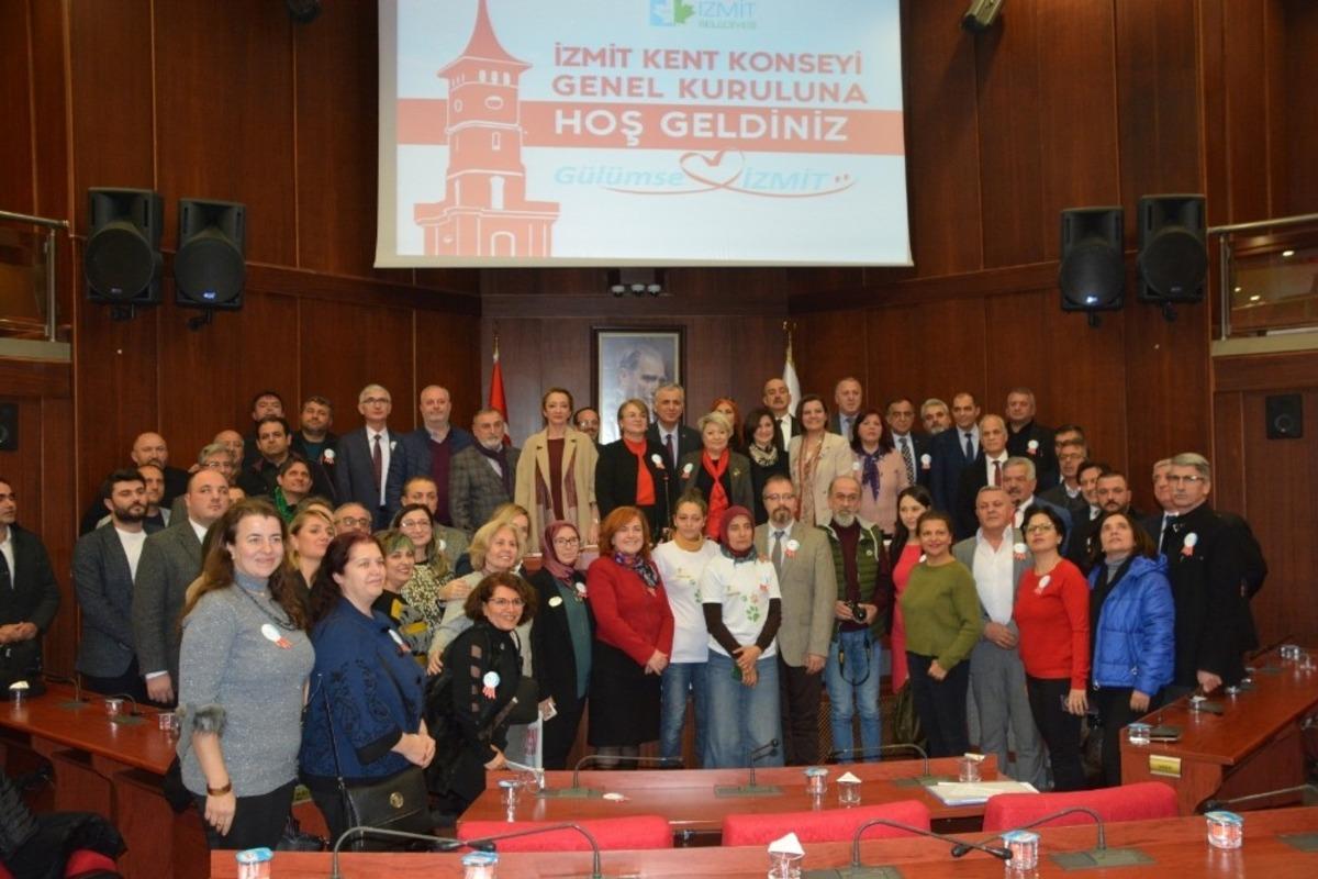 H&uuml;seyin Erol, İzmit Kent Konseyi başkanı se&ccedil;ildi