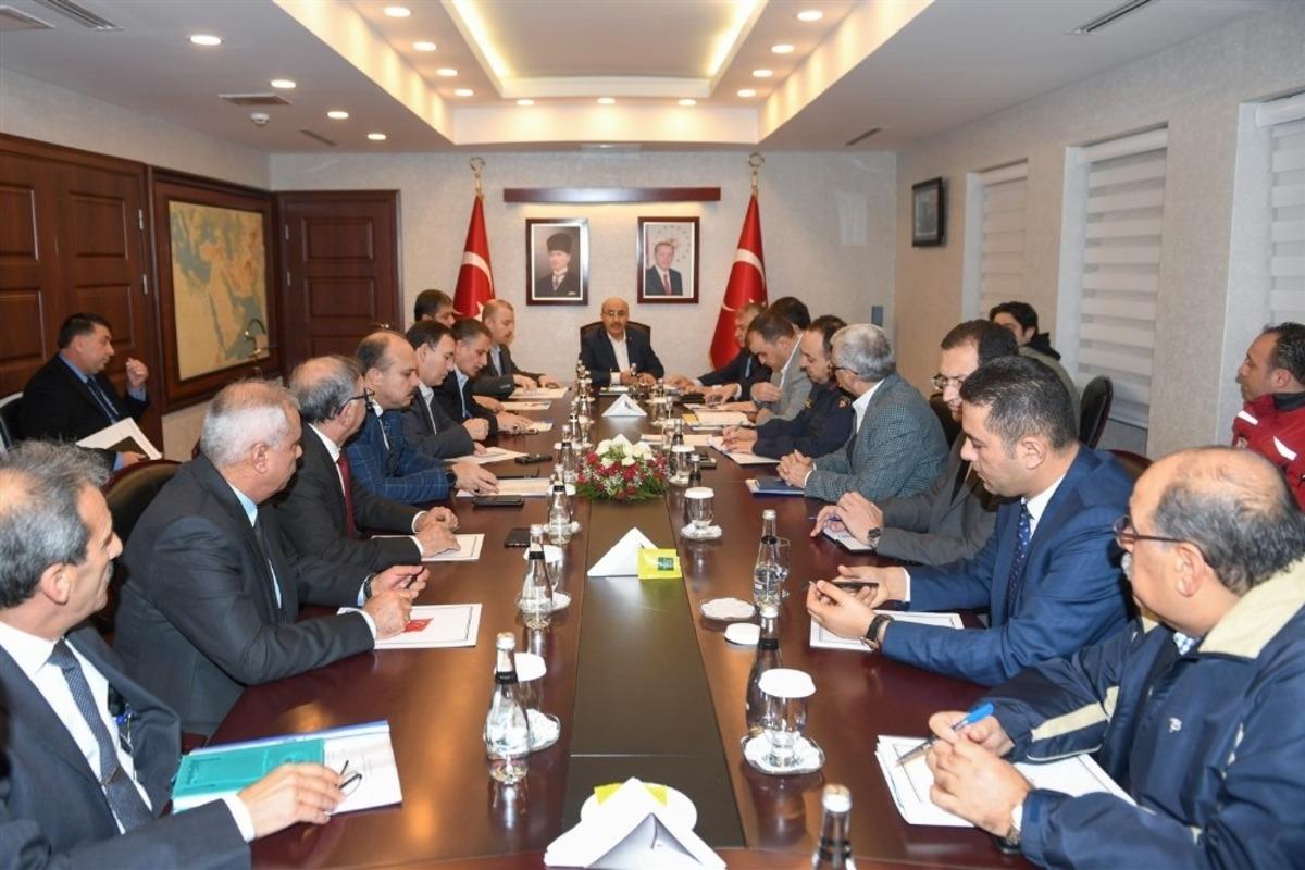 Adana&rsquo;da yapılacak yardımlar değerlendirildi