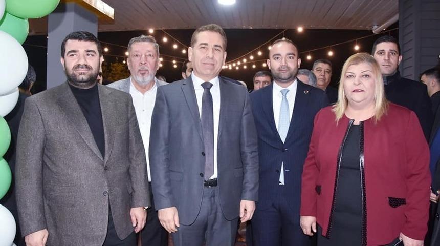 Ceyhanspor&rsquo;a g&ouml;n&uuml;l verenler takımını yalnız bırakmadı