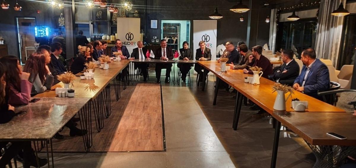 HUDER, Rekt&ouml;r &Ccedil;omaklı&rsquo;yı ağırladı
