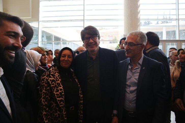 Türel, yeni imajıyla dikkat çekti G5