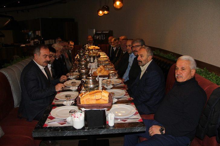 AK Partili Kavuncu, muhtarla buluştu G1