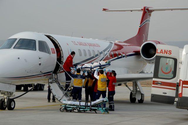 Kayseri'de iki hasta, ambulans uçakla İstanbul'a sevk edildi