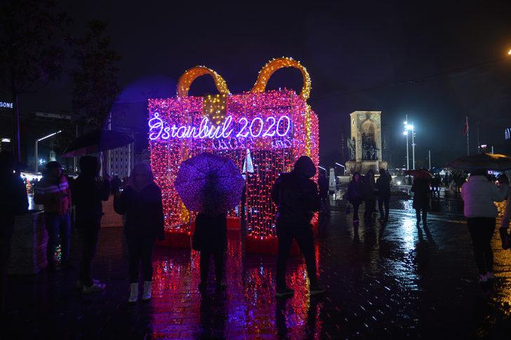 Taksim yılbaşı için ışıl ışıl G5