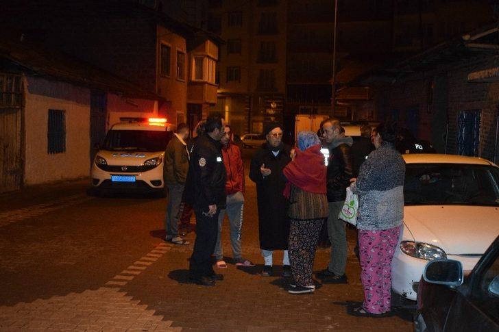 Evden gelen kazma kürek sesleri komşuları harekete geçirdi! Gece yarısı define avı! G3