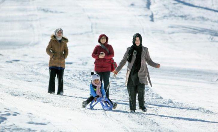 Antalya'da iki farklı mevsim! Kar ve deniz keyfi bir arada  G2