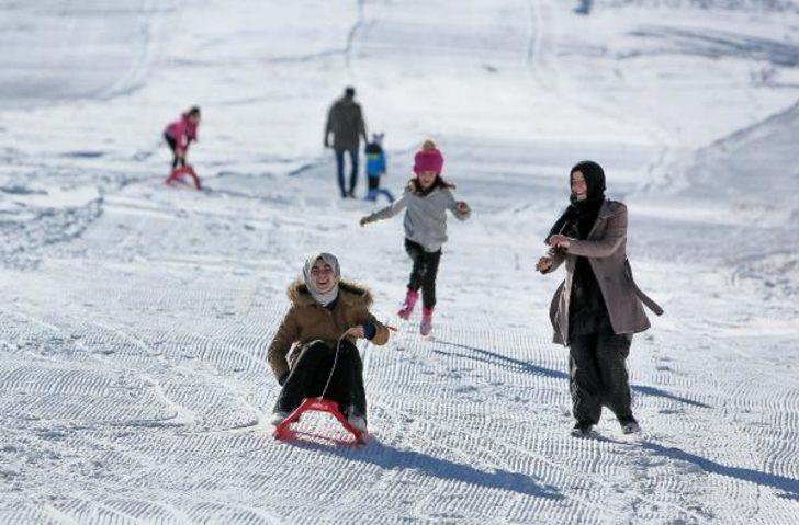 Antalya'da iki farklı mevsim! Kar ve deniz keyfi bir arada  G3