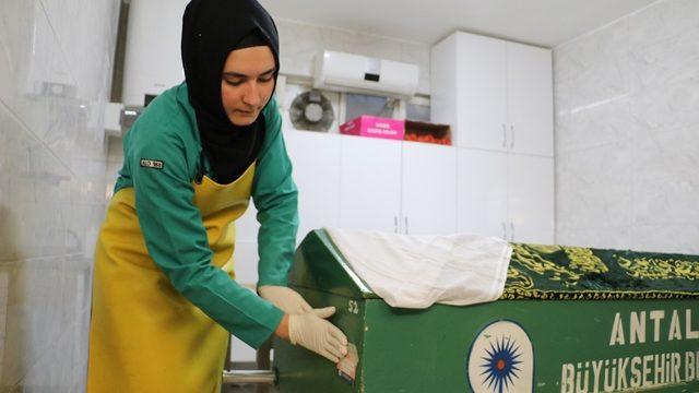 Severek yaptıkları mesleklerini duyan ürküyor