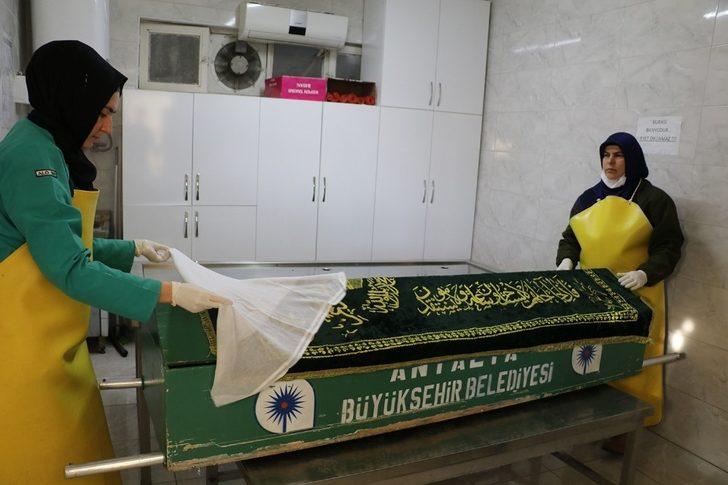 Severek yaptıkları mesleklerini duyan ürküyor G3