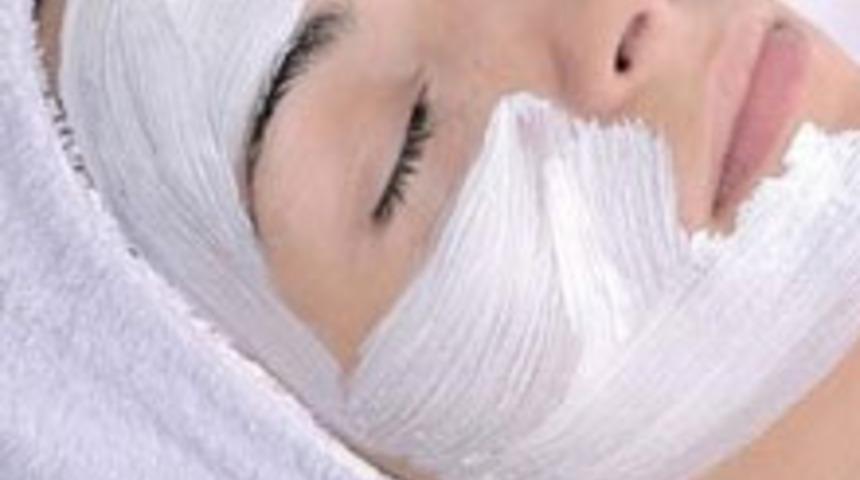 Sivilce İ&ccedil;in Sakız Maske