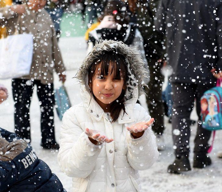Muratpaşa’da yapay kar mutluluğu G2